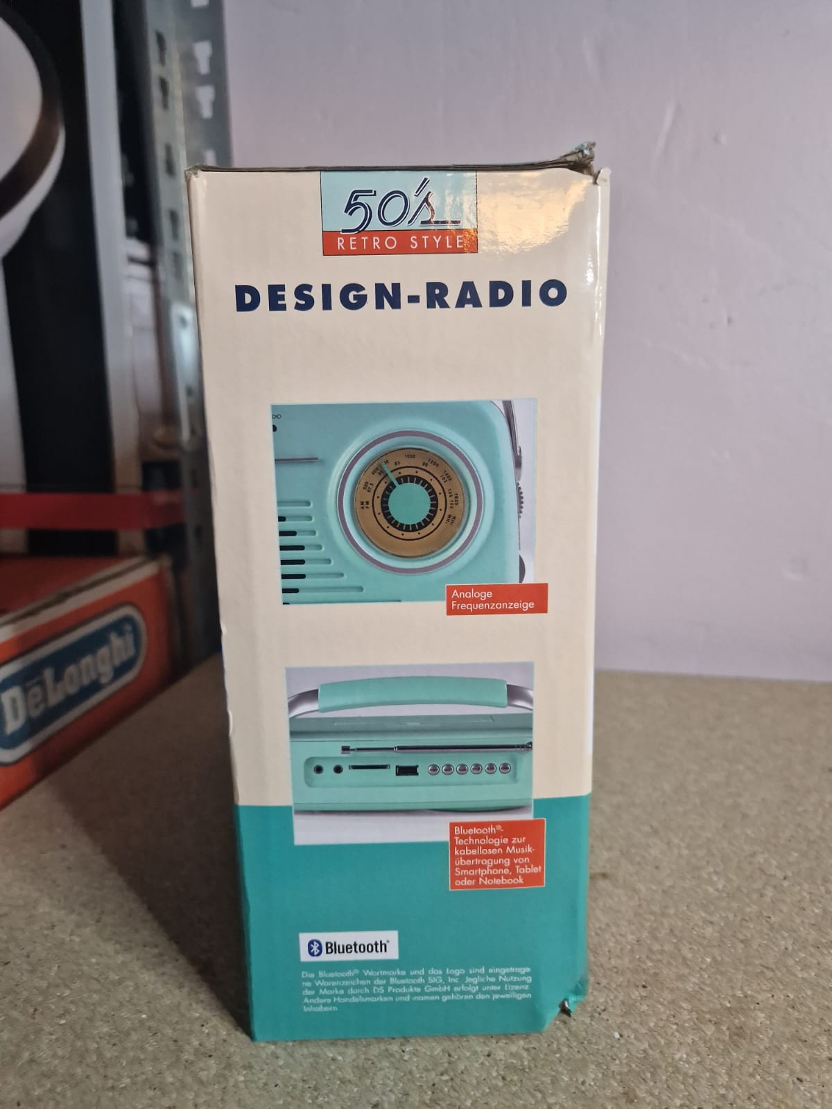 Tragbares Radio im angesagten 50's Retro Style Bluetooth USB SD Kartenslot Kopfhörerausgang
